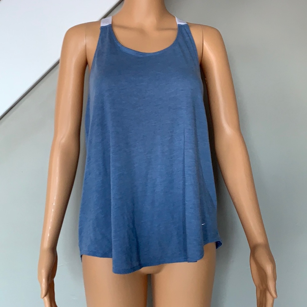 Nike top